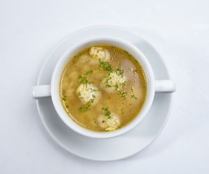 Mini pulpeciki do rosołu: przepis na pyszny dodatek do rosołu