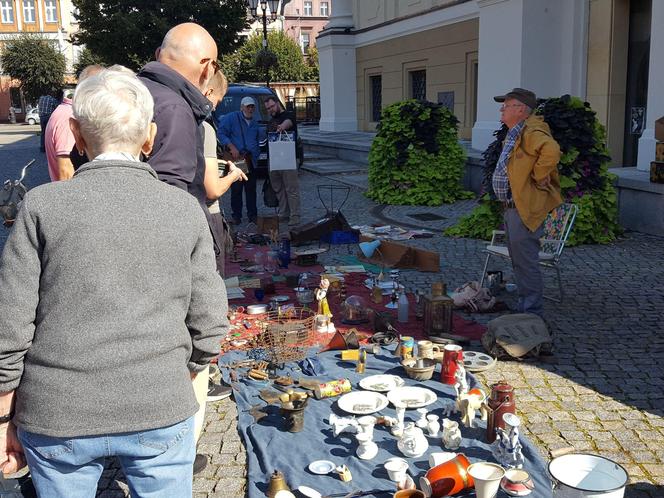 Mydło i powidło na "Rynku staroci" w Lesznie. Skarby z drugiej ręki 