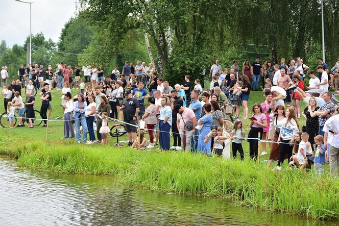 Damian Błaszczyk przez 44 godziny przepłynął 100 km pod zalewie Bojary pod Biłgorajem, kwestując w ten sposób dla 12-letniego ciężko chorego Adasia