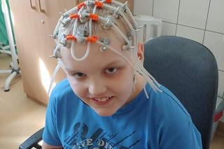 Pawełek musi być poddawany rehabilitacji. Jednak zbiórka na leczenie stoi, bo takie duże dzieci nikogo nie wzruszają