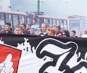 Godzina W w Sosnowcu. Mieszkańcy Zagłębia oddali hołd w 81. rocznicę Powstania Warszawskiego