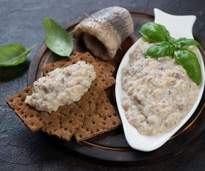 Forszmak śledziowy po żydowsku to coś więcej niż przekąska. To tradycyjny smak w nowoczesnym wydaniu