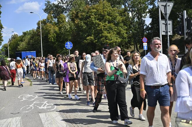 Koncert Taylor Swift w Warszawie. Spytaliśmy fanów, co wiedzą o Powstaniu Warszawskim