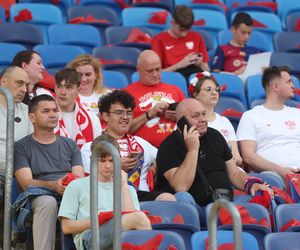 Kibice na meczu Polska-Mołdawia na Stadionie Śląskim