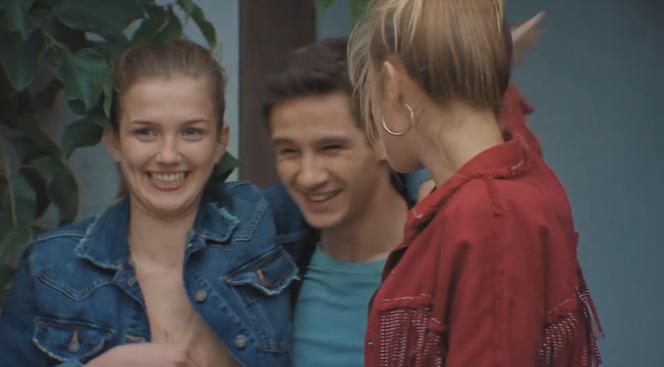 M jak miłość po wakacjach 2020. Mateusz (Krystian Domagała), Ewka (Jowita Chwałek), Ala (Alicja Ostolska)