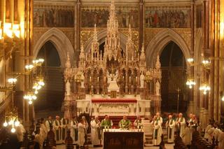 Czy 1 listopada trzeba iść do kościoła? O której odprawiają się msze święte?
