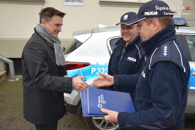 Nowy radiowóz dla policjantów Tworoga