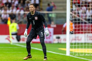 Wojciech Szczęsny piłkarzem FC Barcelona?! Są nowe fakty w sprawie niespodziewanego ruchu. Barcelonie się nie odmawia