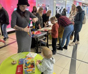 WOŚP w Olsztynie. Moc atrakcji w Centrum Handlowym Aura. Zobacz zdjęcia!