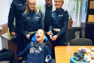 Olaf został najmłodszym policjantem w Małopolsce. Dzień 14. urodzin zapamięta na długo