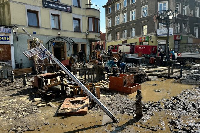 Pomoc medyczna na terenach dotkniętych powodzią. Tak sprawdzisz, gdzie jej szukać