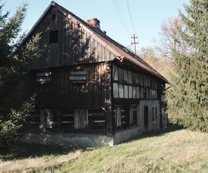 Dostrzec, zrozumieć, ocalić – Domy przysłupowe. Projekt inwentaryzacji domów przysłupowych zainicjowany przez Małgorzatę Maszkiewicz (Dolina Domów Przysłupowych) - powstała bogata dokumentacja oraz zdjęcia