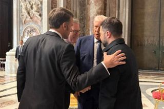 Pokazali zdjęcia ze spotkania Trumpa z Zełenskim w Watykanie