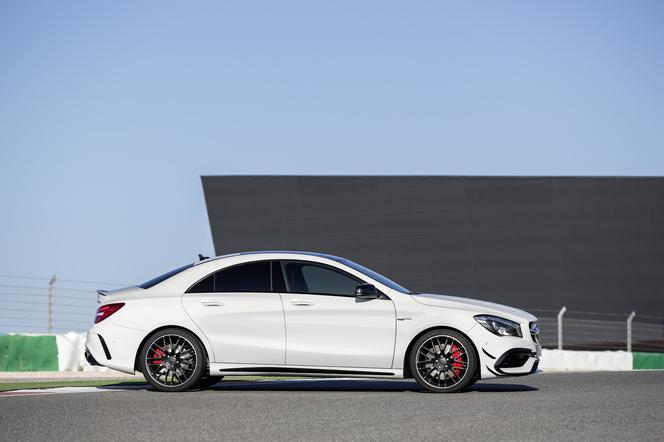 Mercedes-Benz CLA lifting 2016