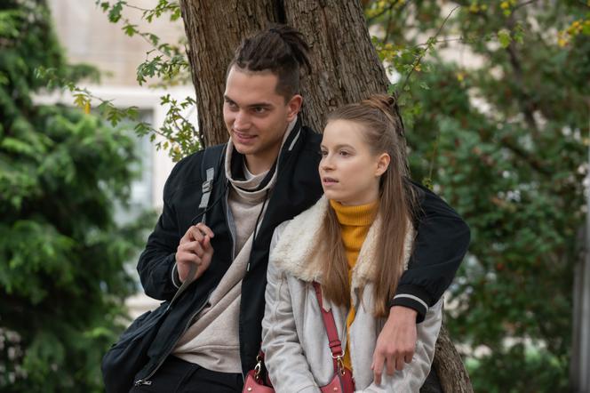 Na Wspólnej odc. 3021. Majka (Anna Zalewska), Ahmed Amara (Aleksander Dubrowski) 