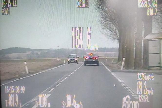 Kierowca pędził aż 184km/h po drodze wojwódzkiej! Jego rajd nagrał policjny wideorejestrator!