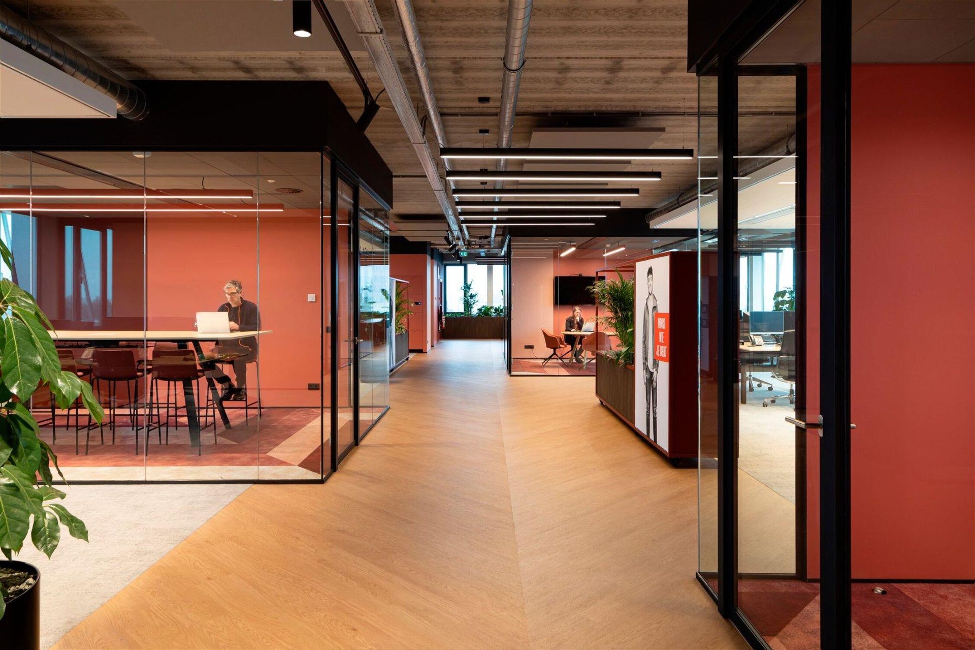 Meble i rozwiązania biurowe Ahrend