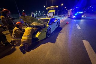 Warszawa: Pożar Lamborghini na S79. Luksusowe auto spłonęło