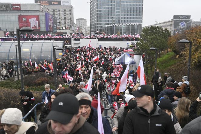 arsz Niepodległości 2025 na żywo. Relacja z Warszawy. "Chcę zobaczyć Polskę samodzielną i niezakompleksioną"