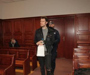 Karl Pfeffer przed sądem. Oskarżony o makabryczne zabójstwo matki 