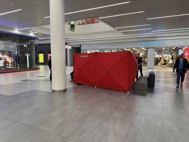 Poszedł na zakupy do Galerii Młociny. „Nagle osunął się na ziemię”. Świadkowie rzucili się na ratunek