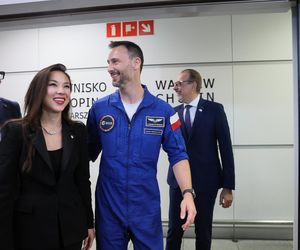 Sławosz Uznański-Wiśniewski na lotnisku Chopina 
