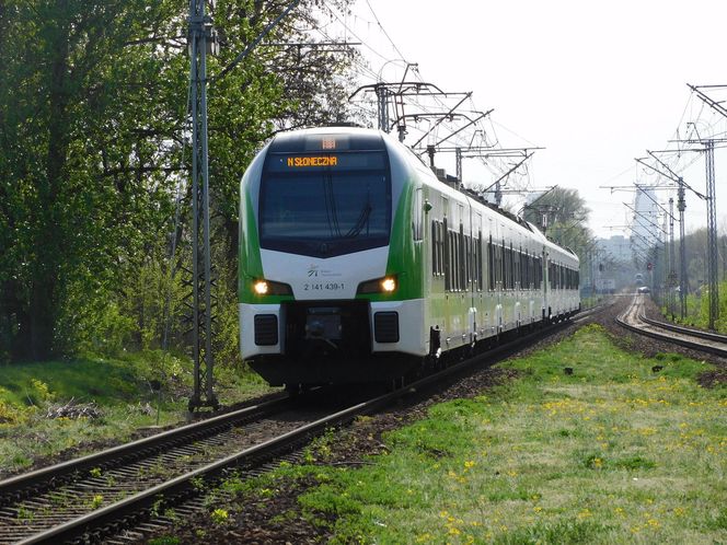Tragedia w Ząbkach. Nie żyje pieszy. Wtargnął na tory w niedozwolonym miejscu