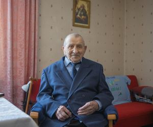 Stuletni bohater z Torunia nagrodzony za niezłomność. Historia Antoniego Gołoda porusza serca