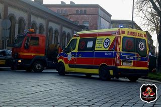 Wypadek w Bytomiu: Karetka zderzyła się z samochodem nauki jazdy. Są poszkodowani - ZDJĘCIA