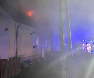 Tragedia pod Kętrzynem. 13-latka i mężczyzna zginęli w pożarze domu