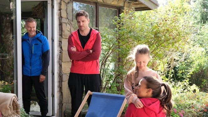 	M jak miłość odc. 1845. Andrzej Budzyński (Krystian Wieczorek), Dima (Michaił Pszeniczny), Magda (Anna Mucha), Nadia (Mira Fareniuk)