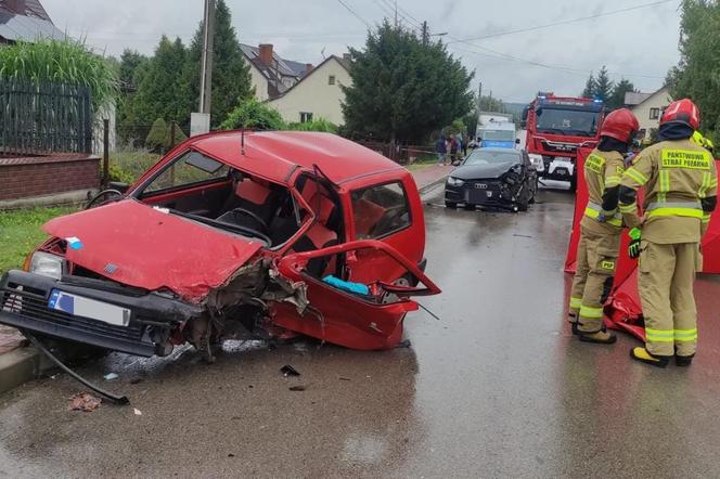 Tragiczny wypadek w Kostomłotach Pierwszych pod Kielcami! Nie żyje 77-letnia kobieta