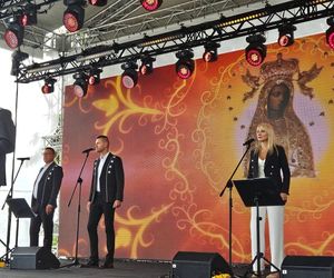 Bayer Full na pielgrzymce