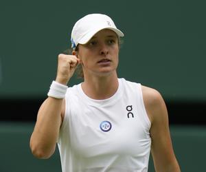Iga Świątek w 4. rundzie Wimbledonu! Ogromne nerwy w końcówce! Wimbledon Świątek - Bencic WYNIK RELACJA NA ŻYWO