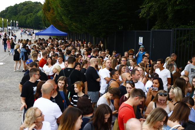 Gigantyczne kolejki przed stadionem. Tak fani czekali na koncert Dawida Podsiadło