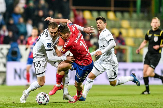 Ostatni mecz Raków – Legia zakończył się remisem 2:2.