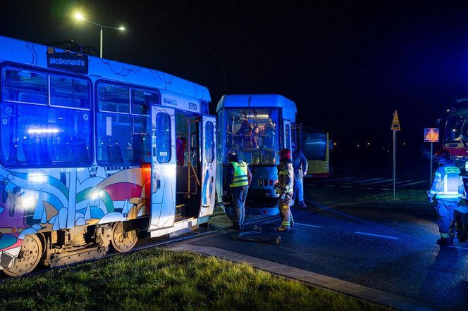 Zderzenie tramwaju linii 10 z autobusem 107 we Wrocławiu