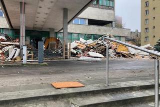 Rozbiórka hotelu w centum miasta. Mieszkańcy obawiają się…pluskiew!