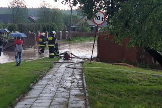 Nawałnica w Krynkach. Ulice jak rzeki, a boisko jak jezioro [ZDJĘCIA]