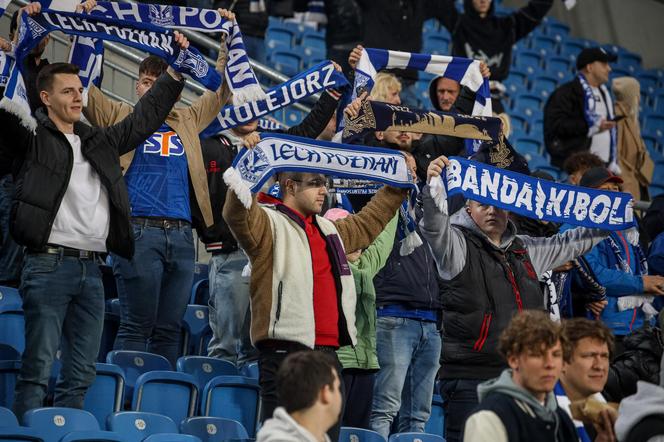 Kibice na meczu Lech Poznań - Jagiellonia Białystok. Kolejorz wypuścił z rąk zwycięstwo