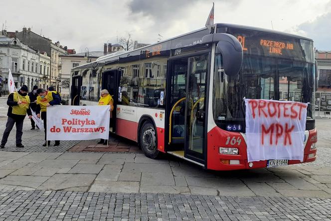 Czy od środy pracownicy MPK będą mogli spać spokojnie?  Ważne decyzje w rękach radnych