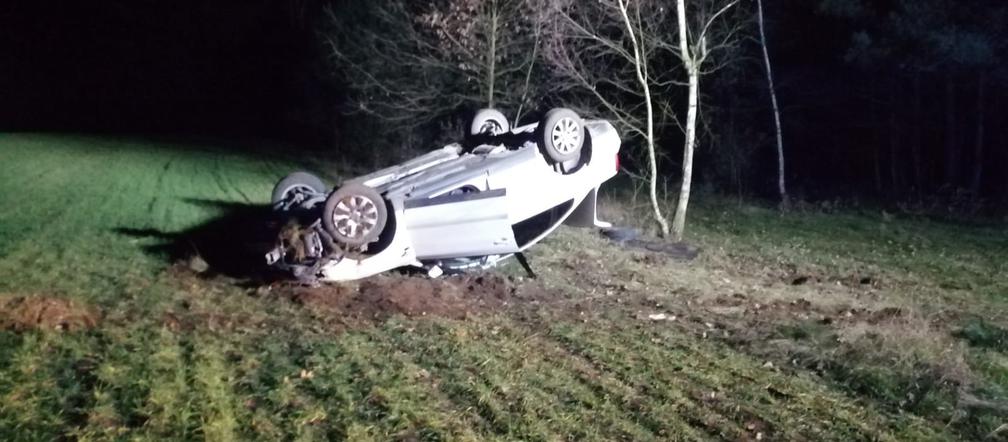 Dachowanie w Bujniczkach: Pijany ojciec uciekł z dzieckiem do lasu! Miał 3 promile! 