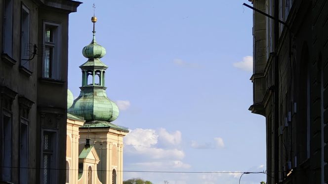 O tym mieście mówią "mała Praga". Twierdza, podziemia i najstarszy kamienny most 