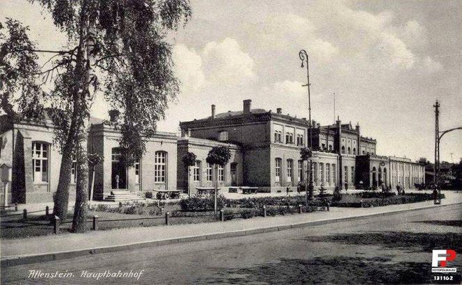 Tak zmieniał się dworzec Olsztyn Główny. Po dawnej wieży zegarowej nie ma znaku