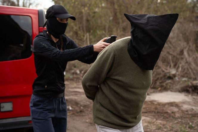 Barwy szczęścia, odcinek 3244. Andrzej (Leon Charewicz), Celina (Orina Krajewska)