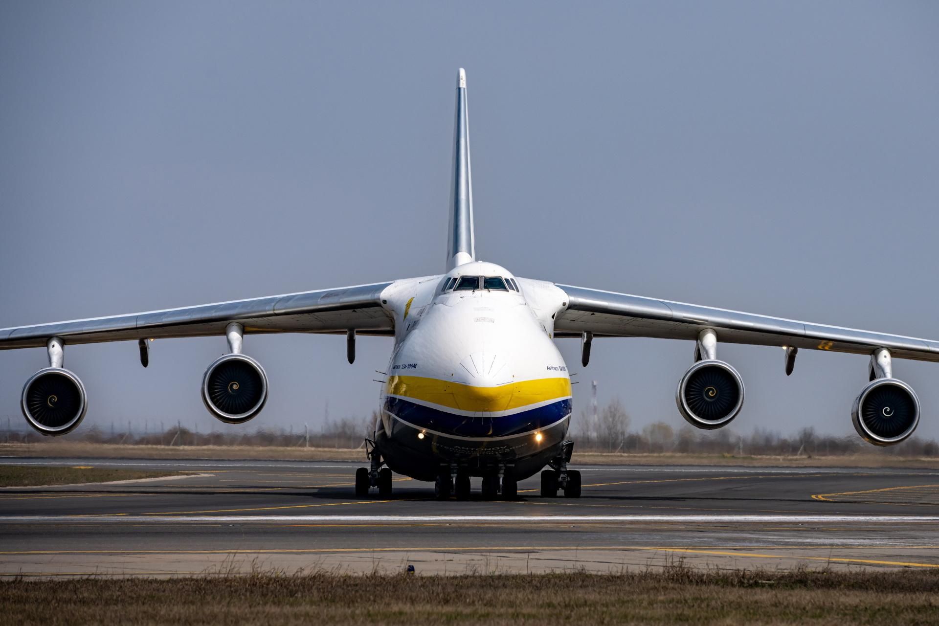 An-124-100 Rusłan