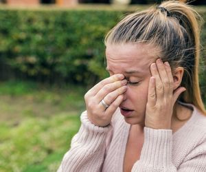Ponad 3,5 mln Polaków ma ten problem! Jak odróżnić ból zatok od migreny?