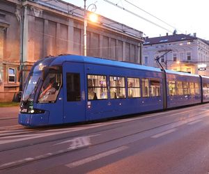 Zmiana czasu na zimowy odbije się na komunikacji miejskiej. Tak pojadą krakowskie autobusy i tramwaje