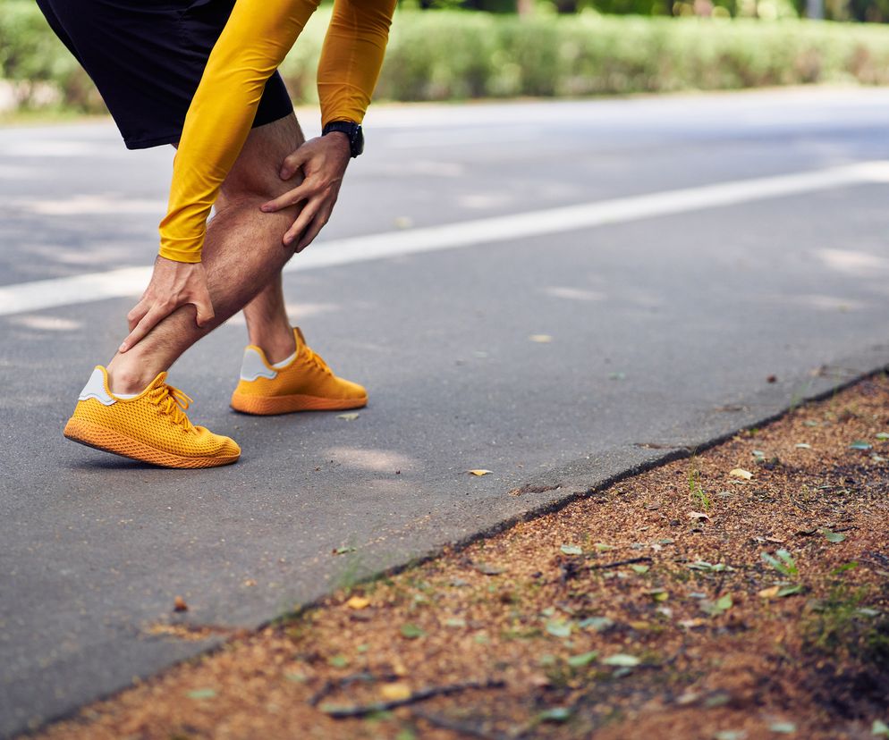 Zapalenie ścięgna Achillesa występuje częściej u mężczyzn niż u kobiet. 