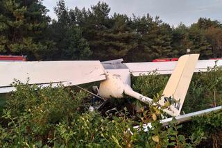 Awionetka spadła na pole borówek. Pilot nie żyje
